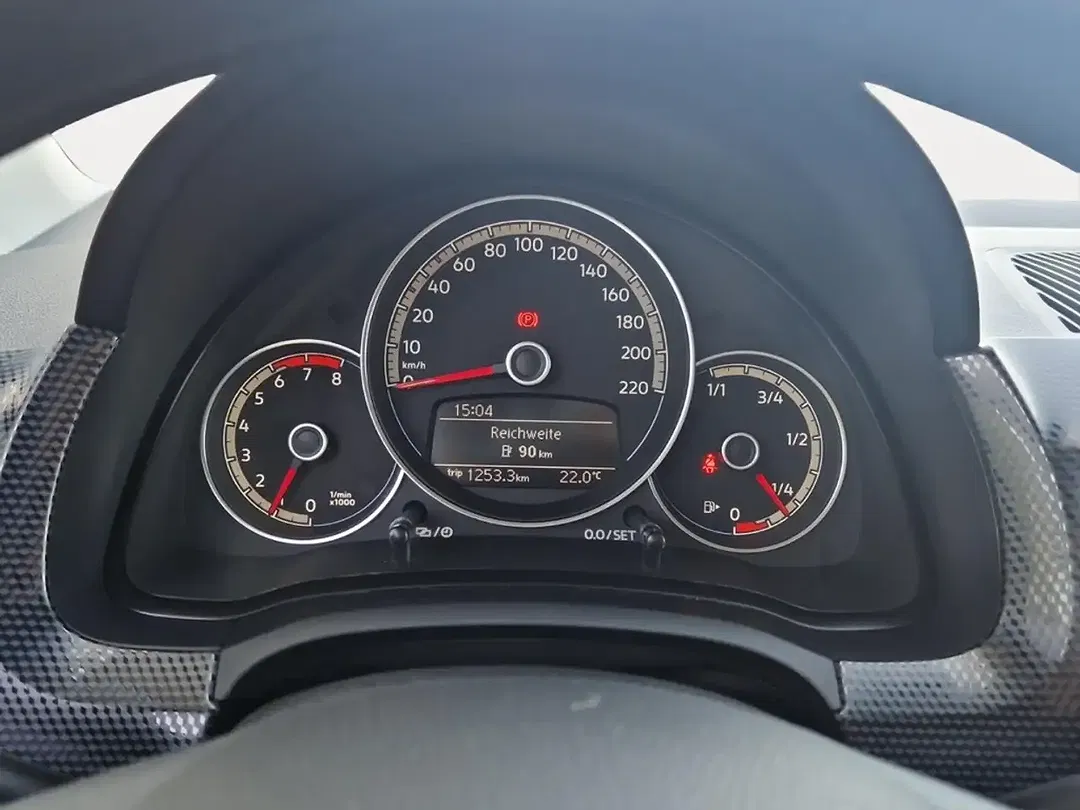 Volkswagen up! - Thumbnail 10