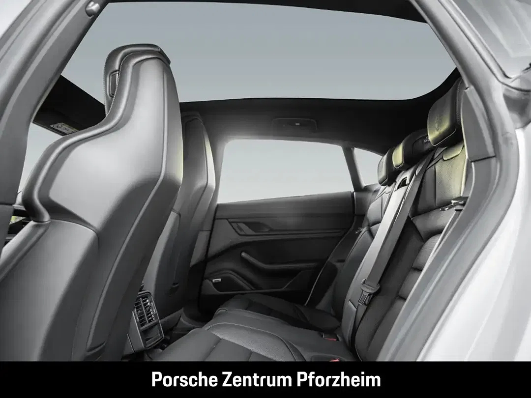 Porsche Taycan - Thumbnail 6