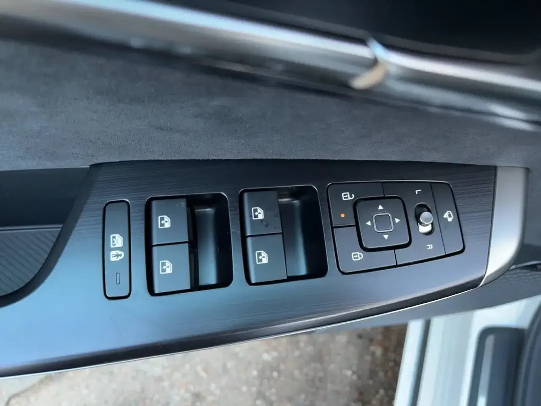 Kia EV6 - Thumbnail 13