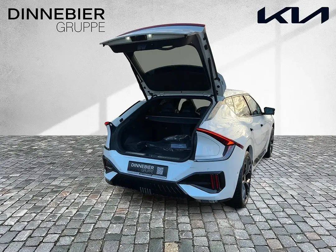 Kia EV6 - Thumbnail 6