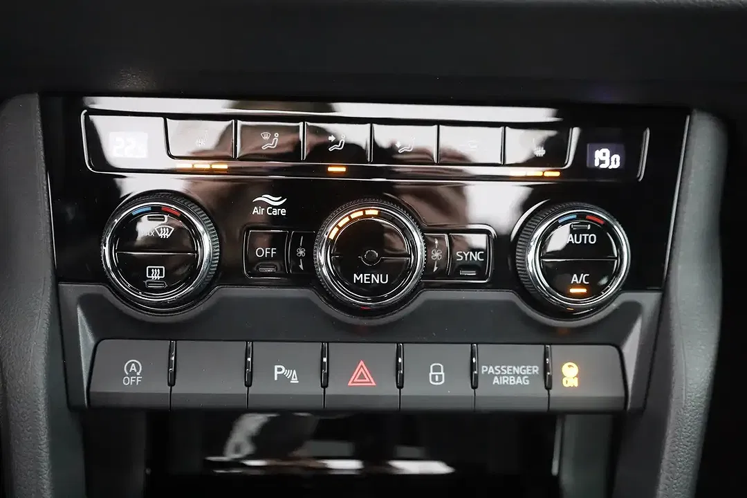 Skoda Karoq - Thumbnail 11
