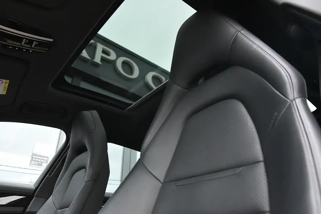 Porsche Panamera - Thumbnail 10