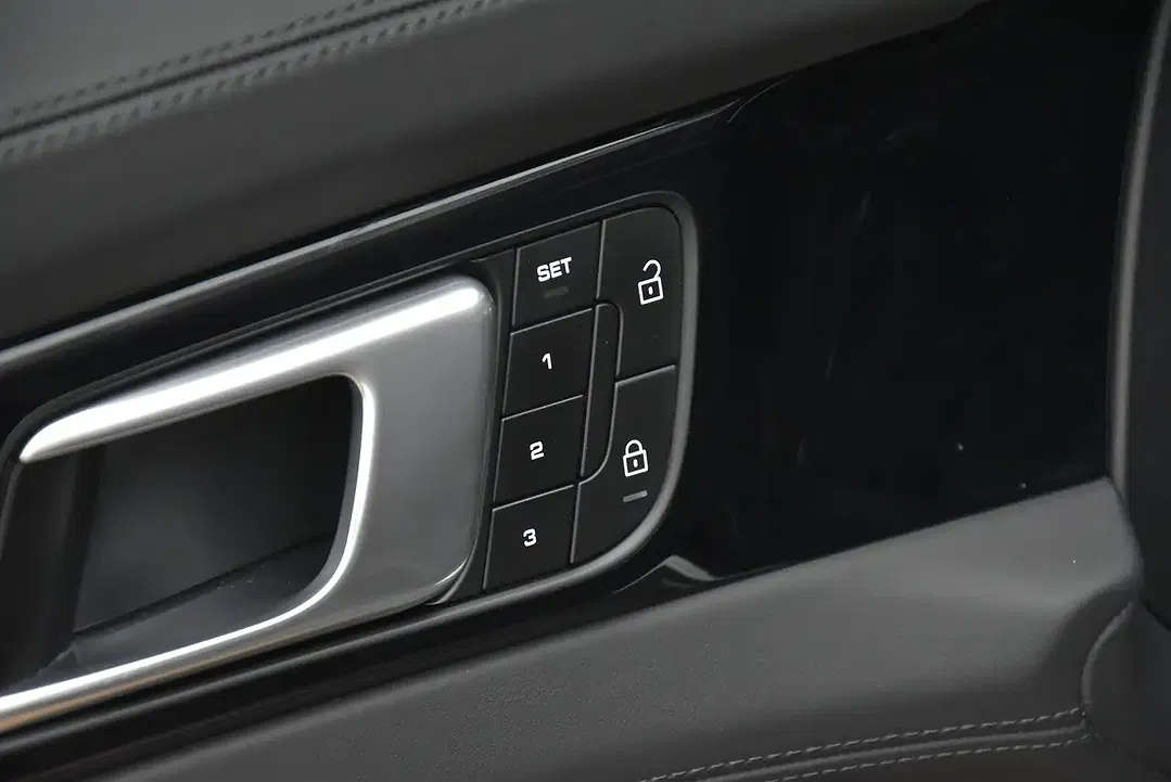 Porsche Panamera - Thumbnail 16