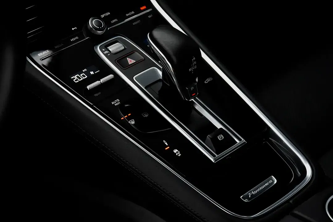 Porsche Panamera - Thumbnail 18