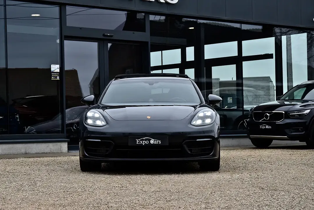 Porsche Panamera - Thumbnail 2