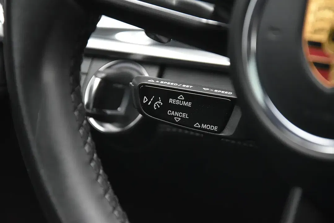 Porsche Panamera - Thumbnail 21