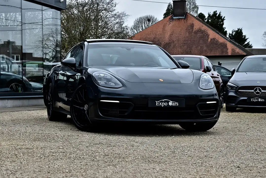 Porsche Panamera - Thumbnail 3