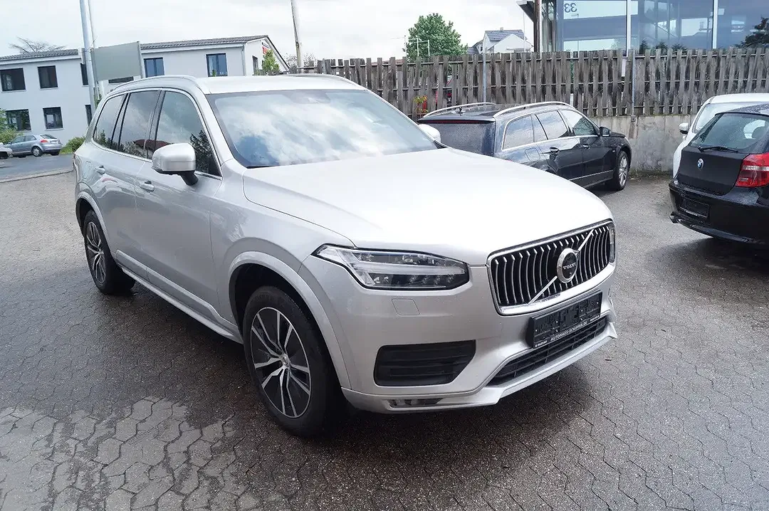 Volvo XC90 Hybrid AWD Momentum Pro