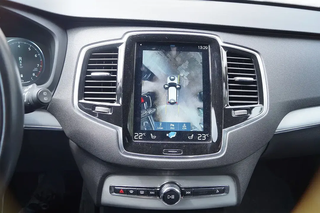 Volvo XC90 - Thumbnail 10