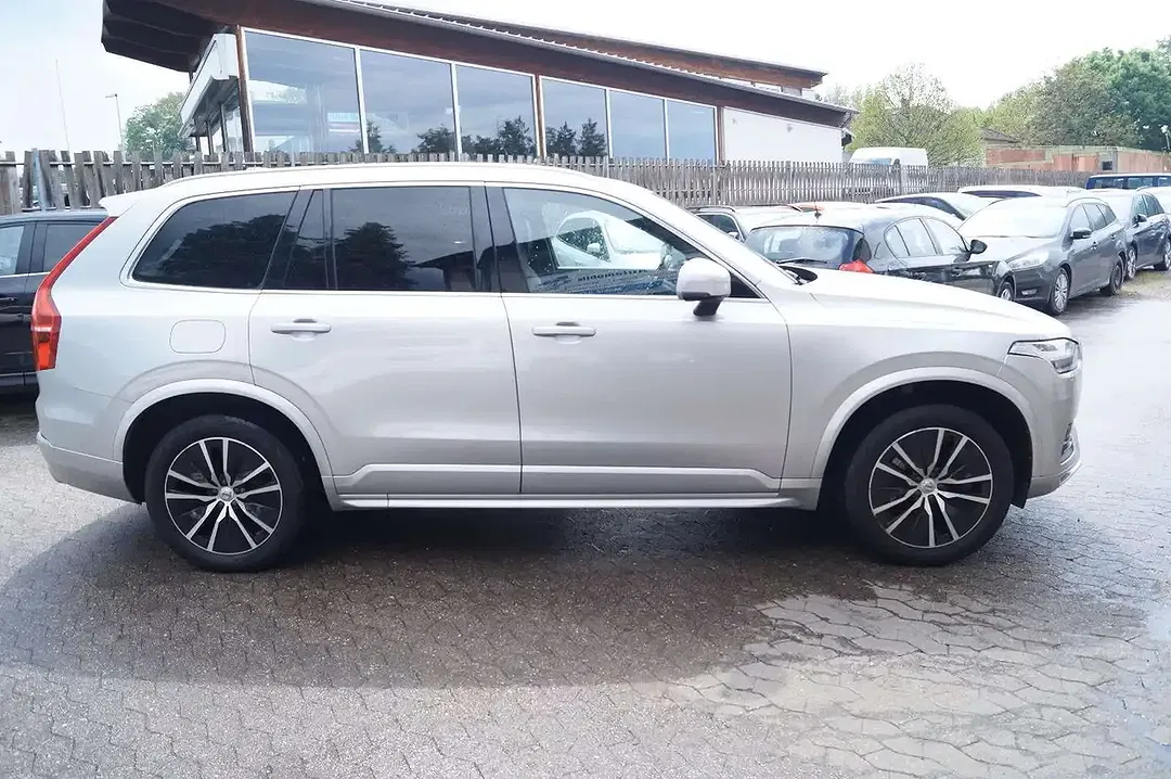 Volvo XC90 - Thumbnail 7