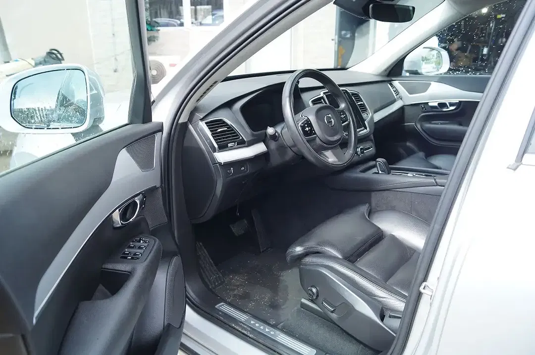 Volvo XC90 - Thumbnail 8