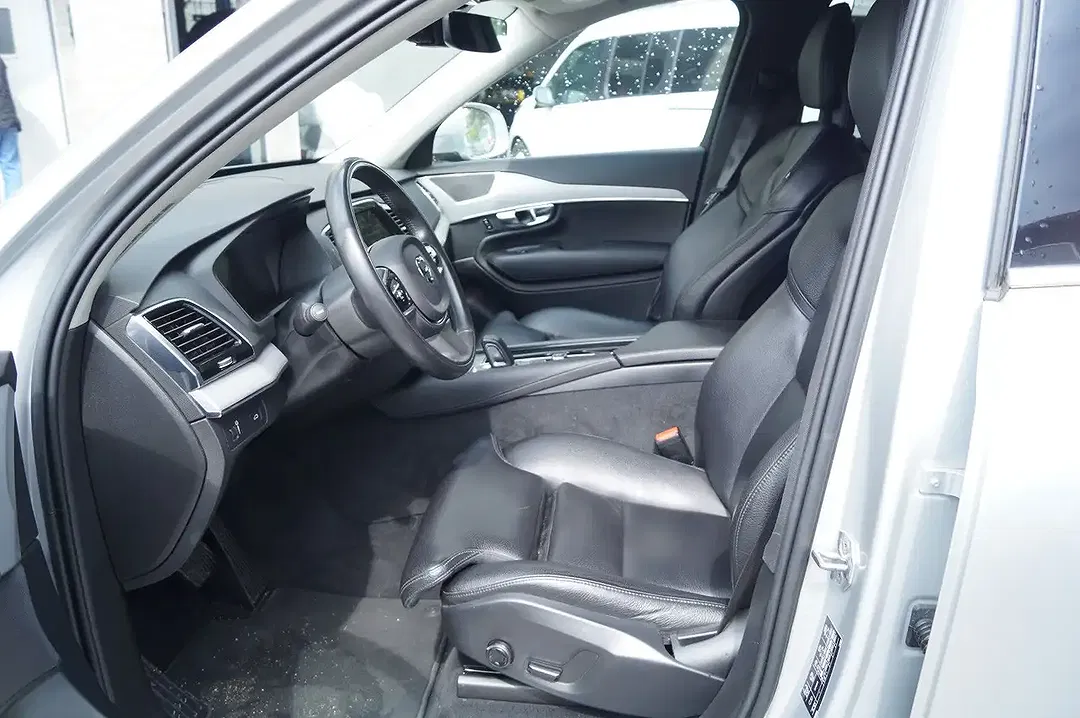 Volvo XC90 - Thumbnail 9