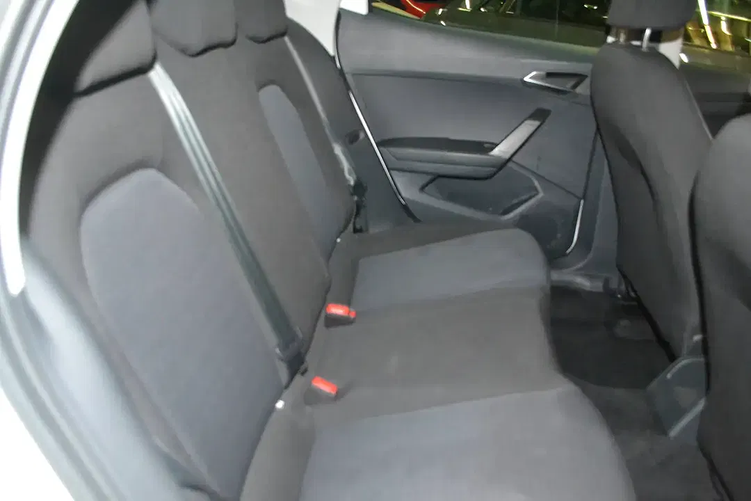 SEAT Arona - Thumbnail 12