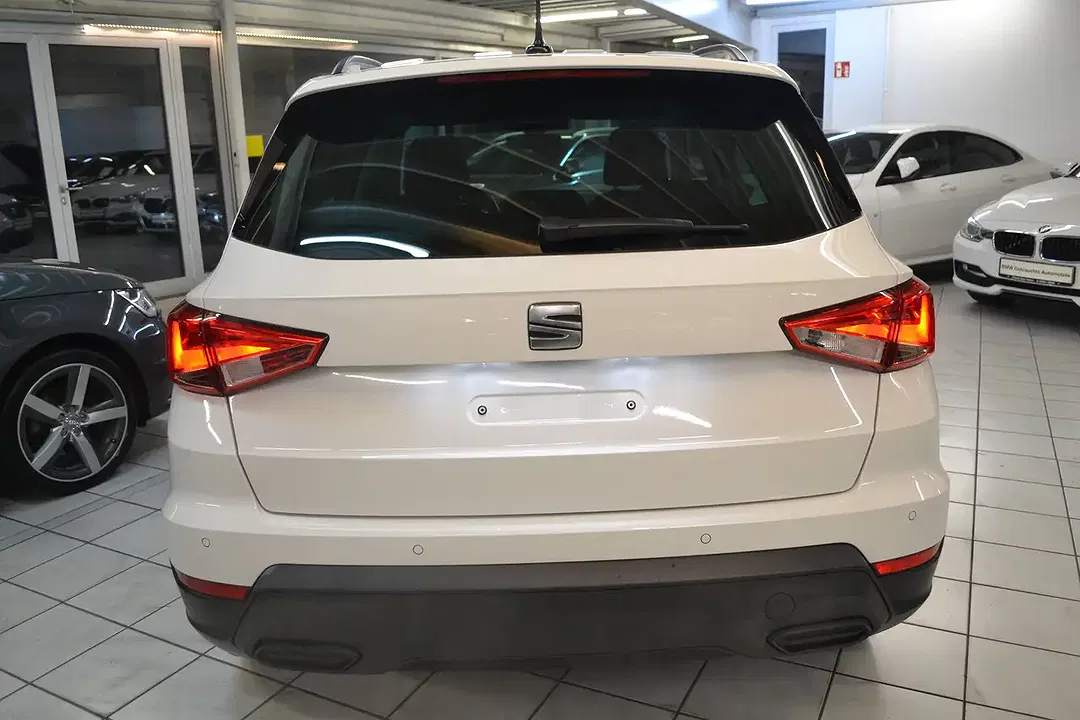 SEAT Arona - Thumbnail 4