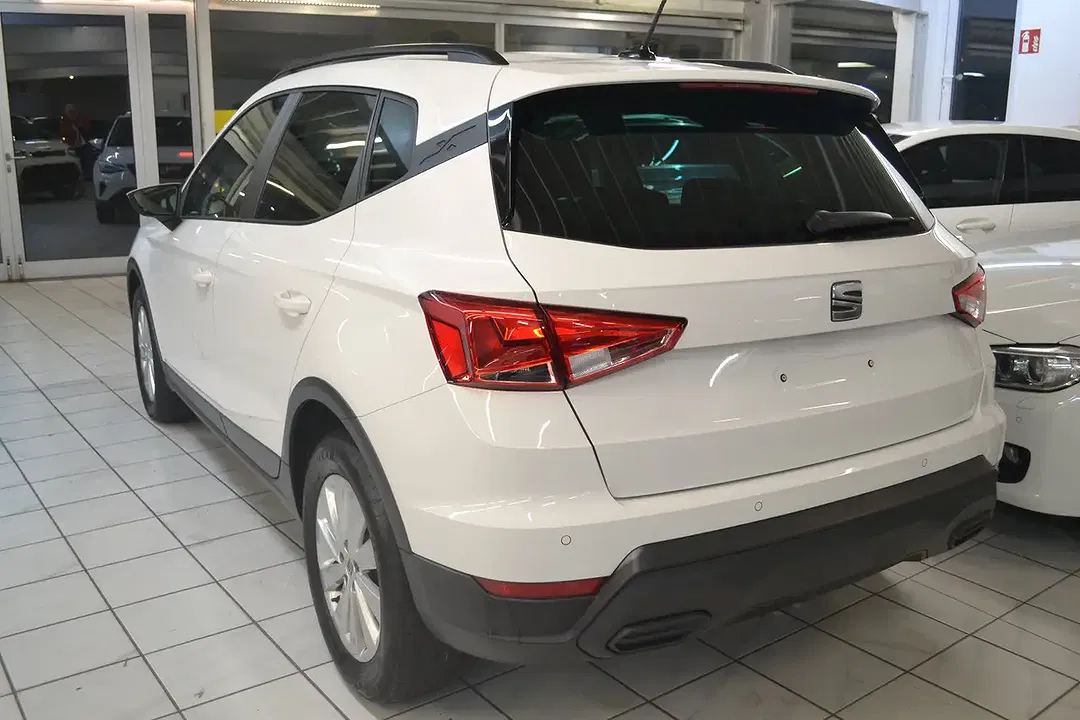 SEAT Arona - Thumbnail 5