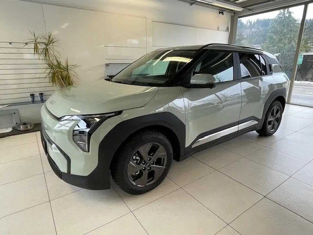 Kia EV3 - Thumbnail 2
