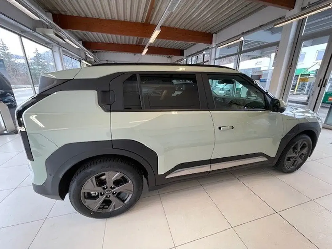 Kia EV3 - Thumbnail 4