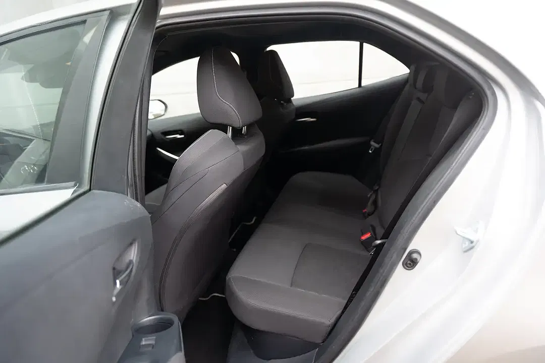 Toyota Corolla - Thumbnail 4