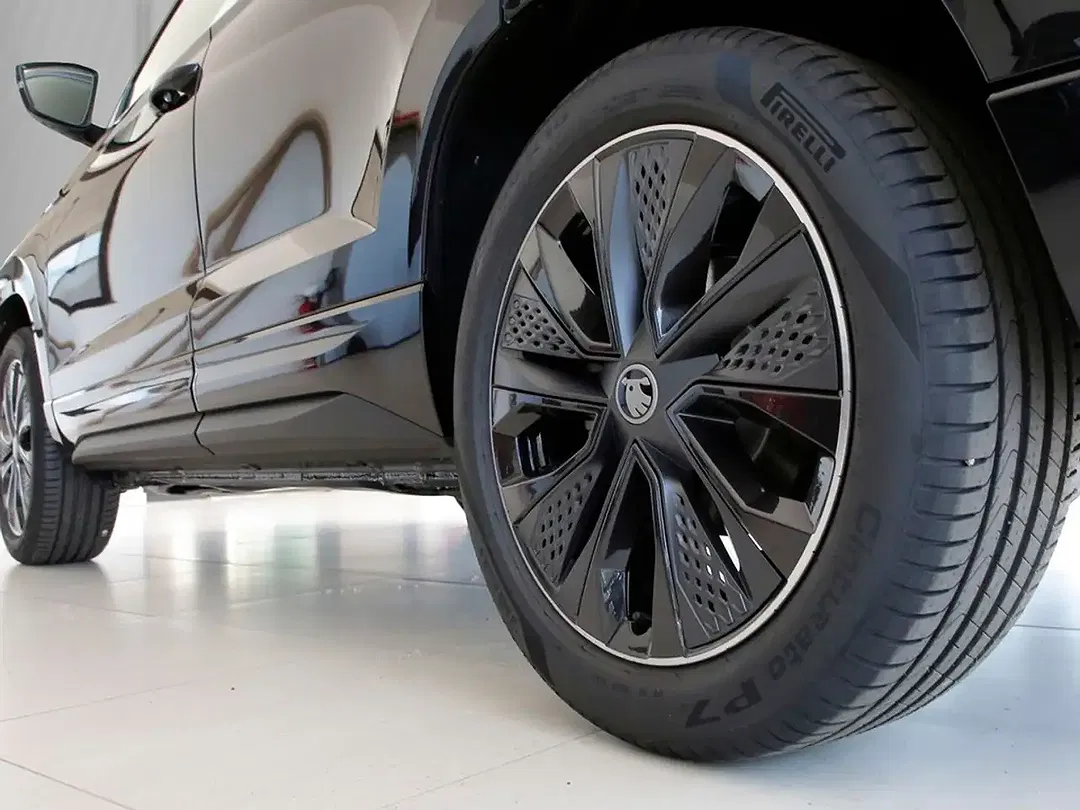 Skoda Karoq - Thumbnail 4