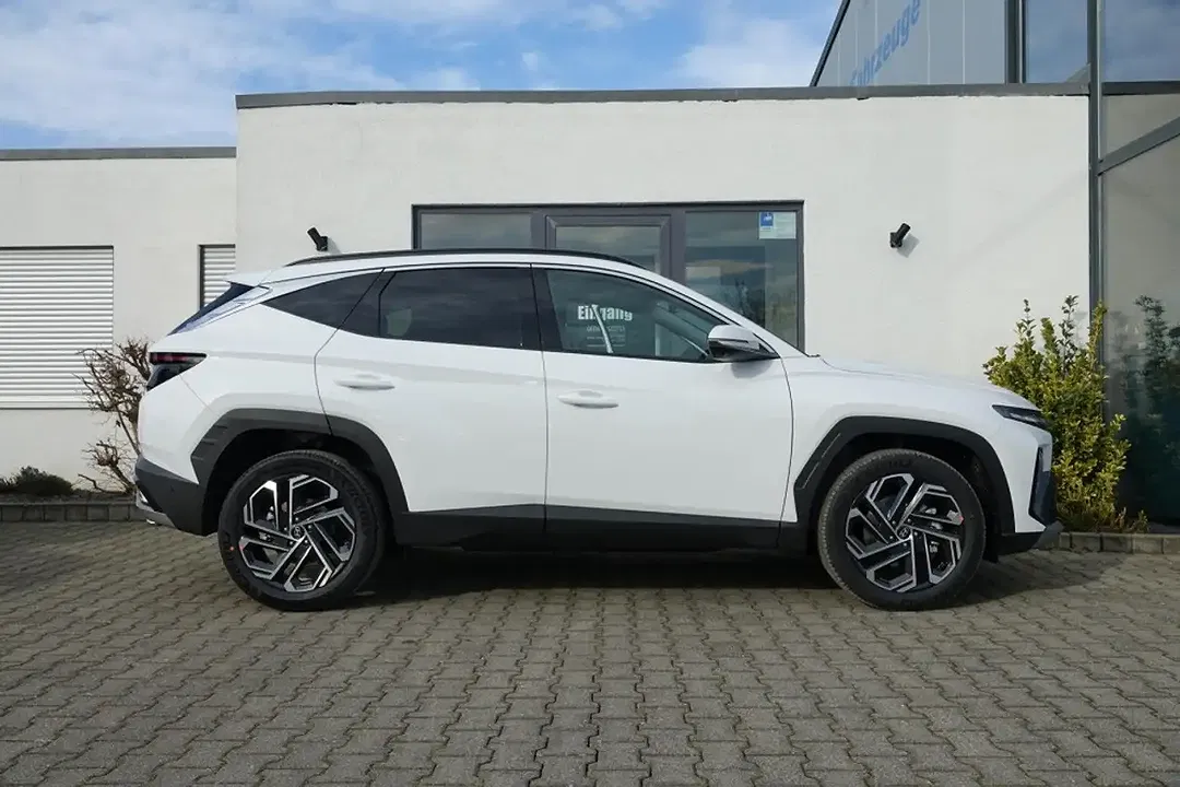 Hyundai TUCSON - Thumbnail 2