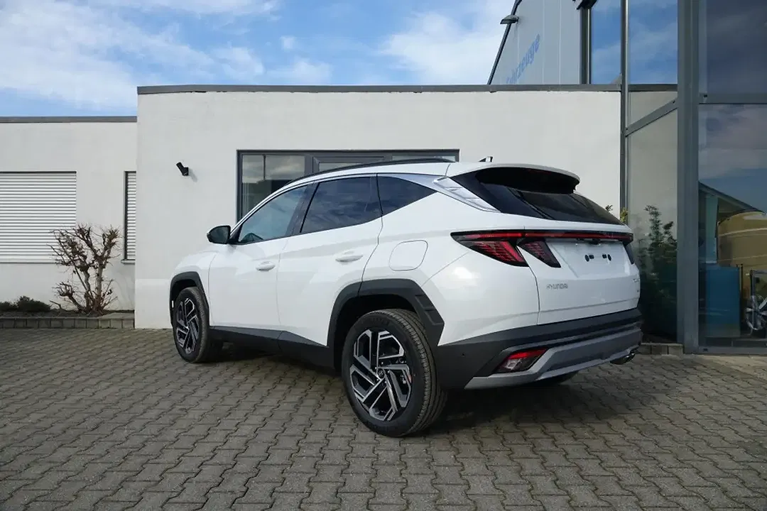 Hyundai TUCSON - Thumbnail 3