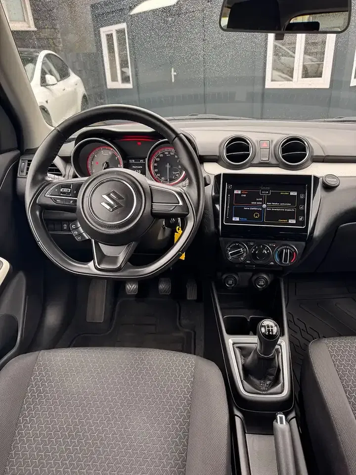Suzuki Swift - Thumbnail 10
