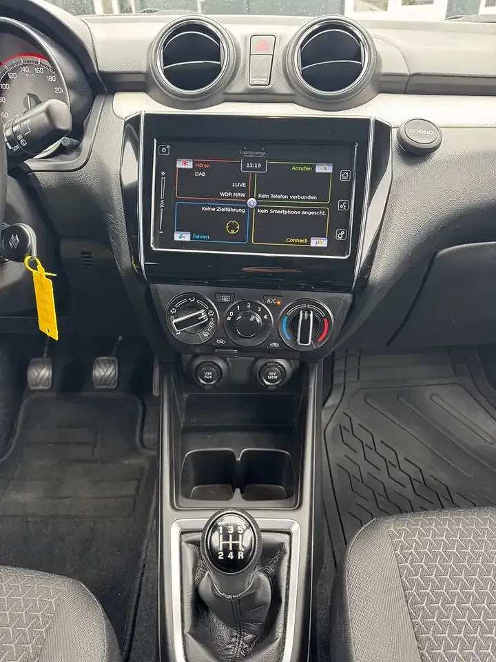 Suzuki Swift - Thumbnail 12