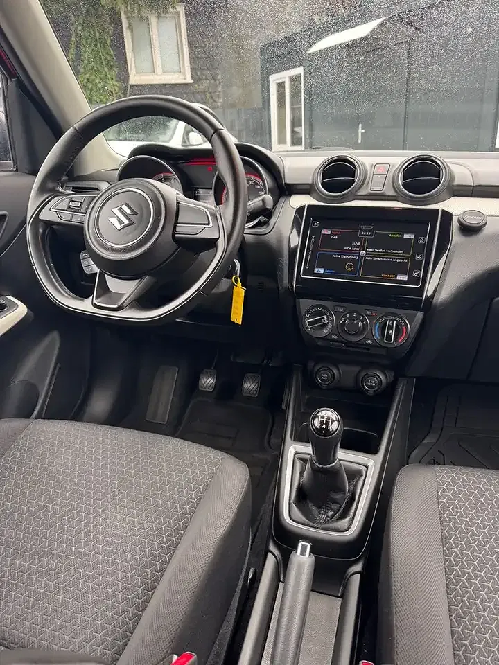 Suzuki Swift - Thumbnail 13
