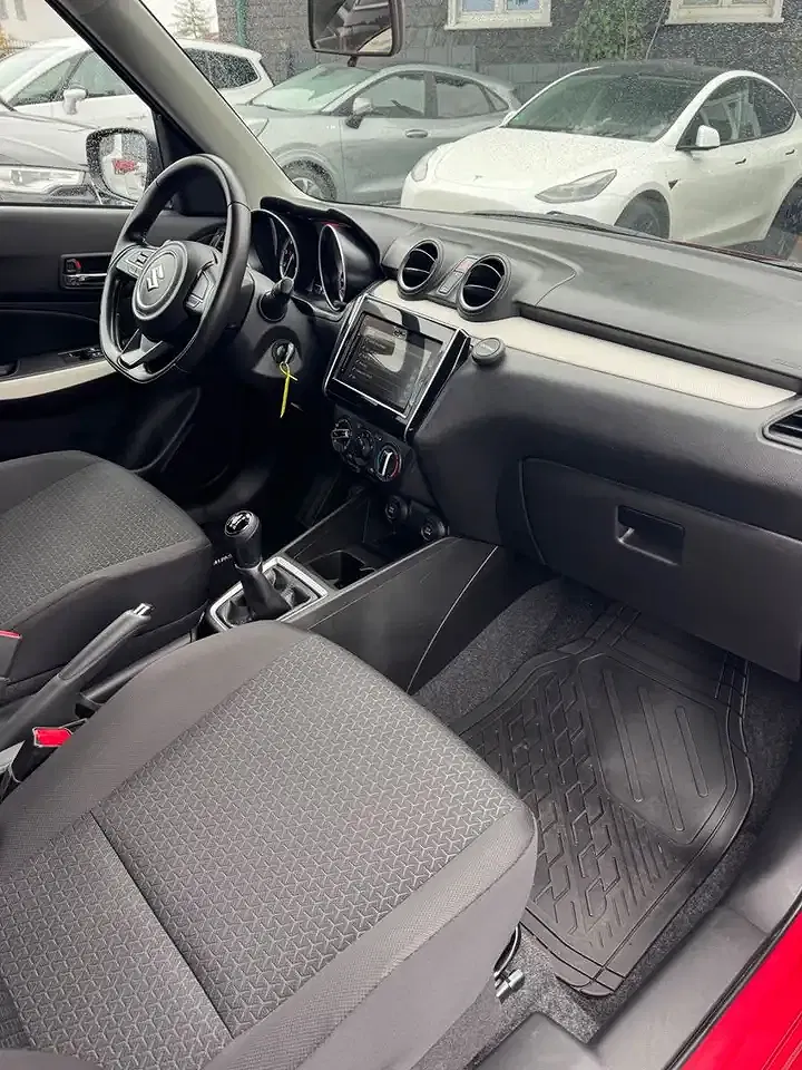 Suzuki Swift - Thumbnail 14