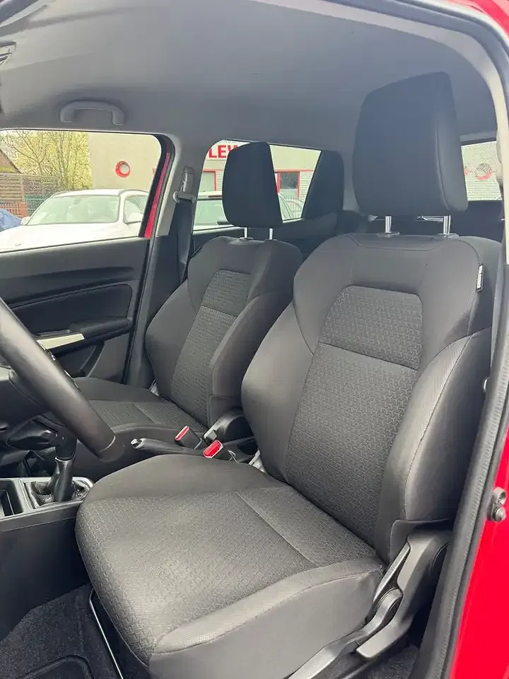 Suzuki Swift - Thumbnail 15