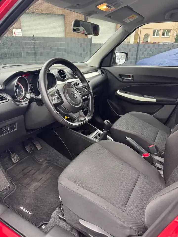 Suzuki Swift - Thumbnail 9