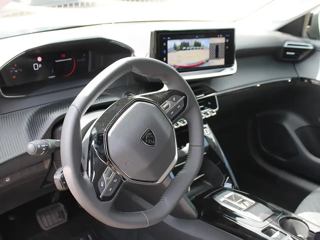 Peugeot 208 - Thumbnail 10