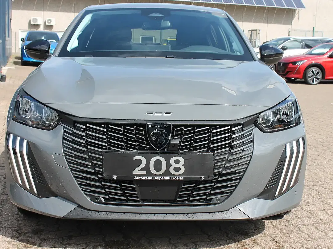 Peugeot 208 - Thumbnail 2