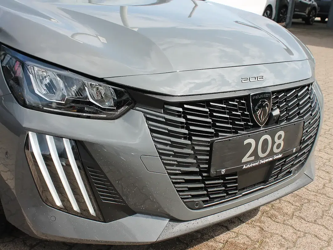 Peugeot 208 - Thumbnail 4