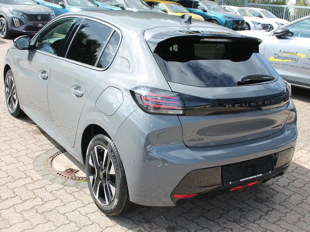 Peugeot 208 - Thumbnail 6
