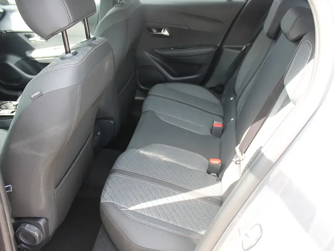 Peugeot 208 - Thumbnail 8