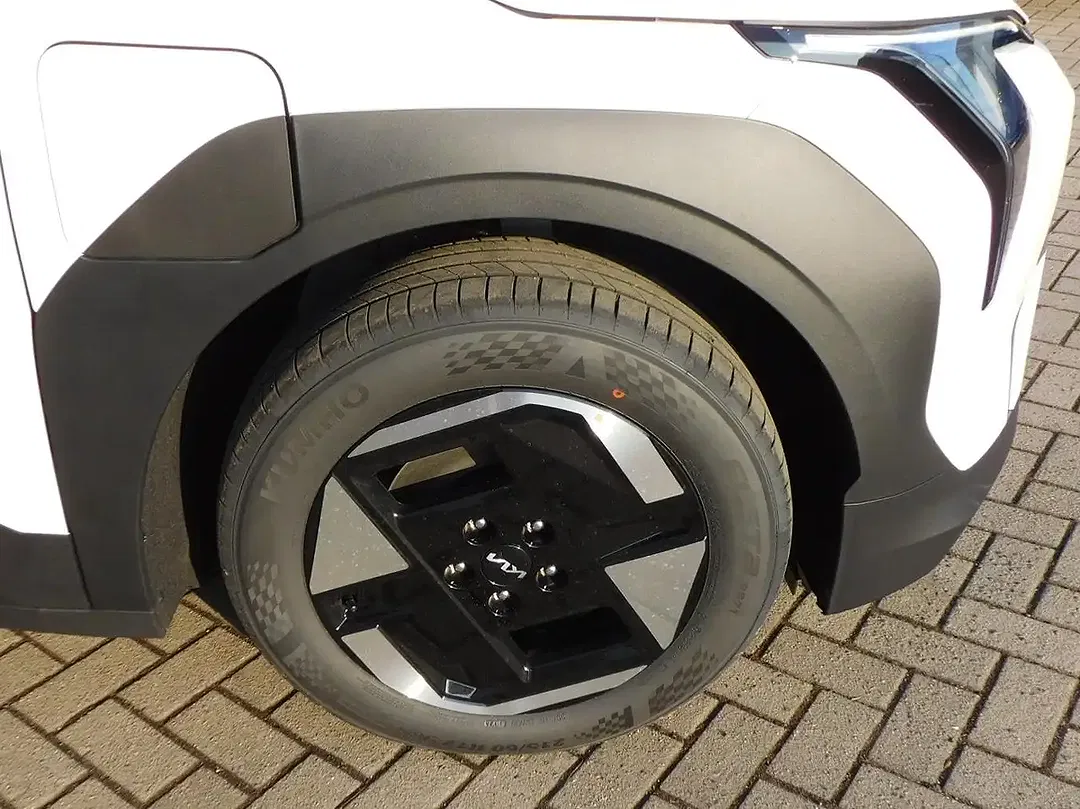 Kia EV3 - Thumbnail 5