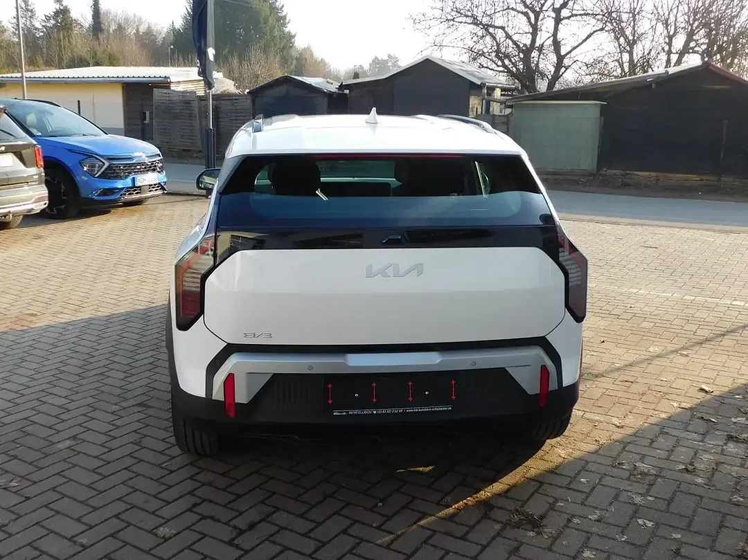 Kia EV3 - Thumbnail 7