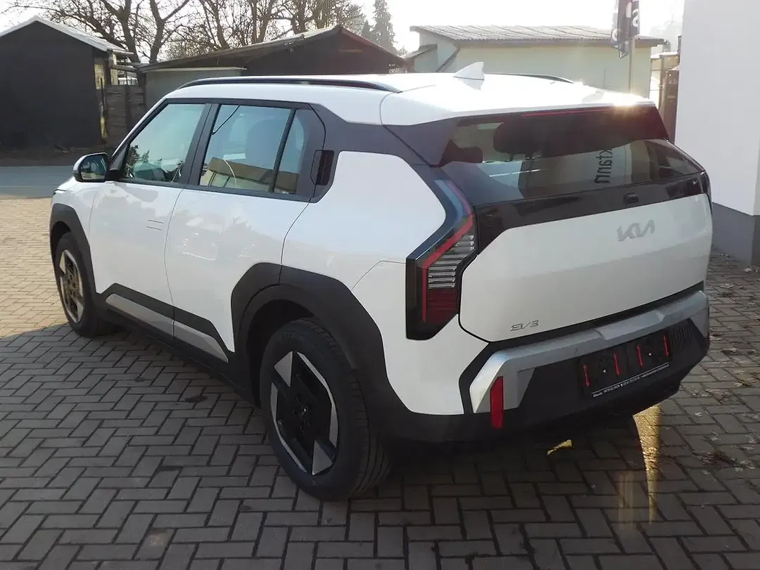 Kia EV3 - Thumbnail 8