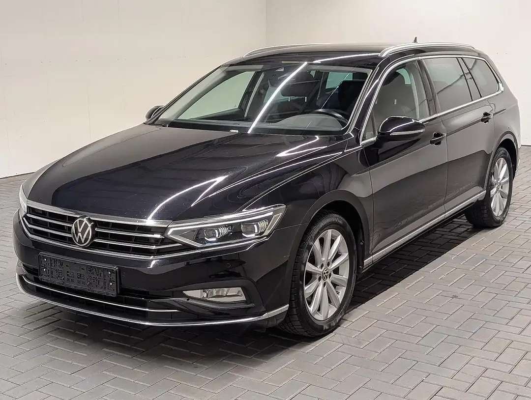 Volkswagen Passat Variant - Thumbnail 1