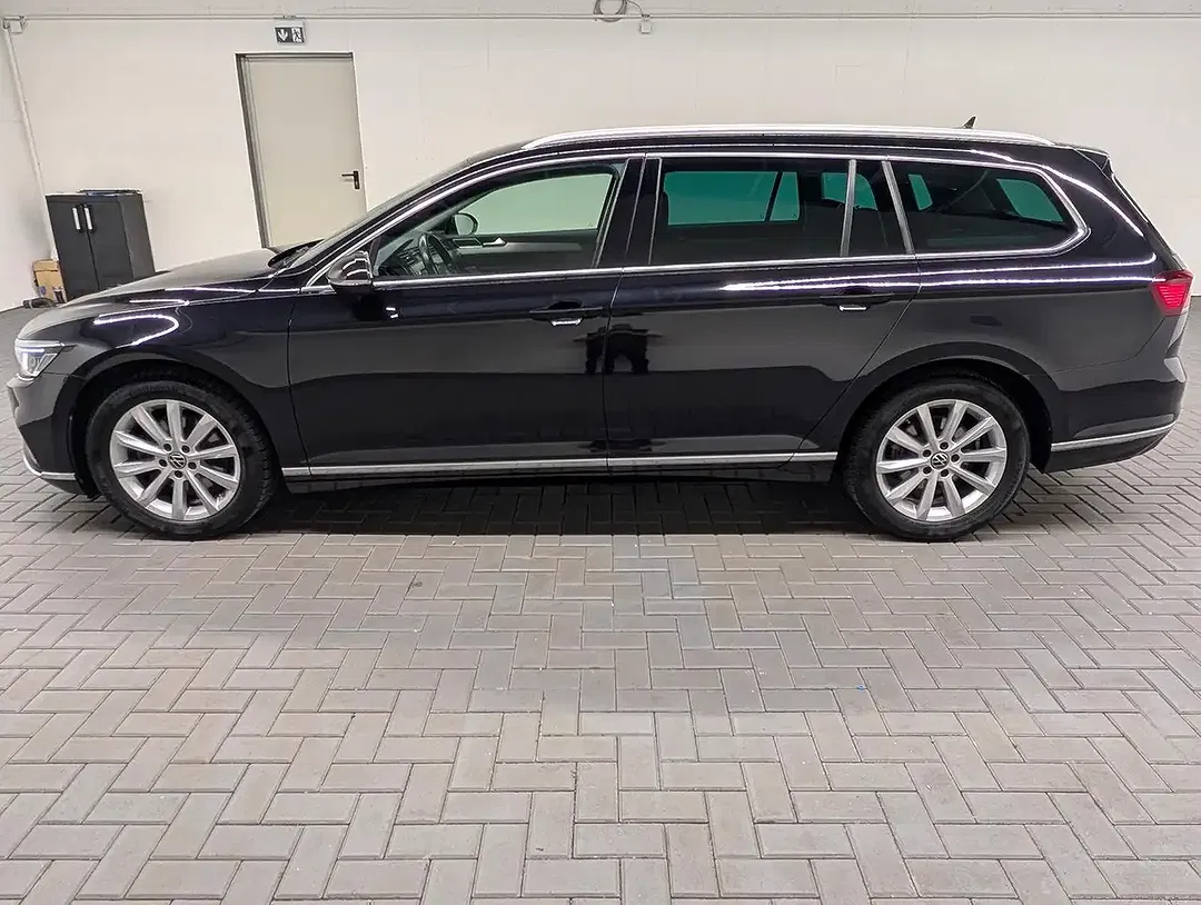 Volkswagen Passat Variant - Thumbnail 2