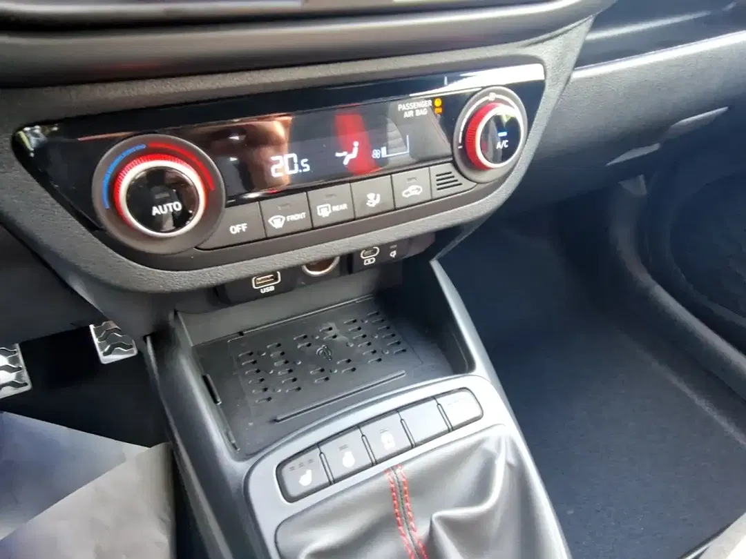 Hyundai i10 - Thumbnail 15