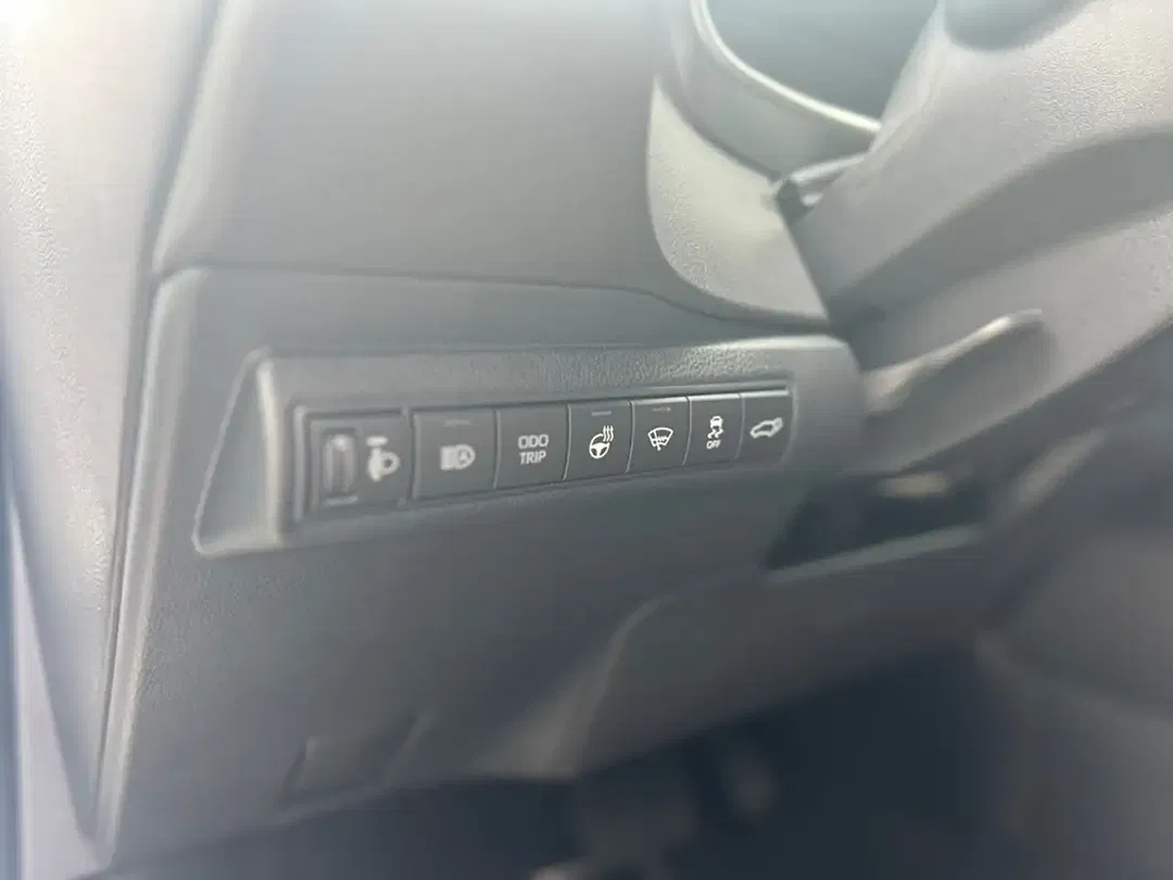Toyota Corolla - Thumbnail 10