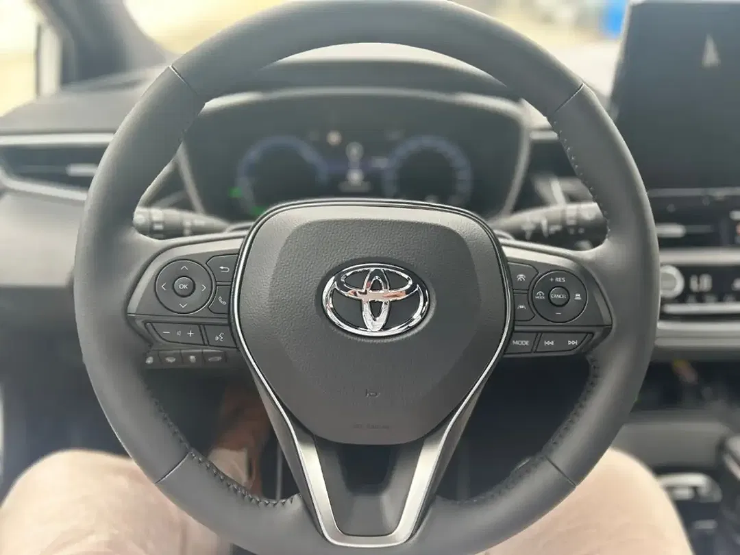 Toyota Corolla - Thumbnail 13