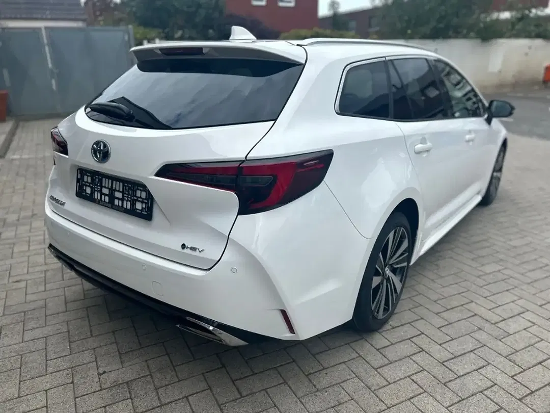 Toyota Corolla - Thumbnail 4