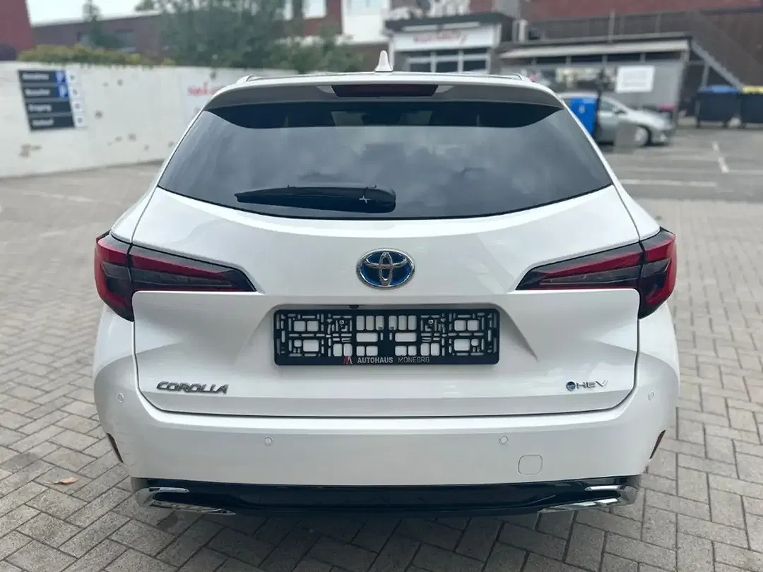 Toyota Corolla - Thumbnail 5