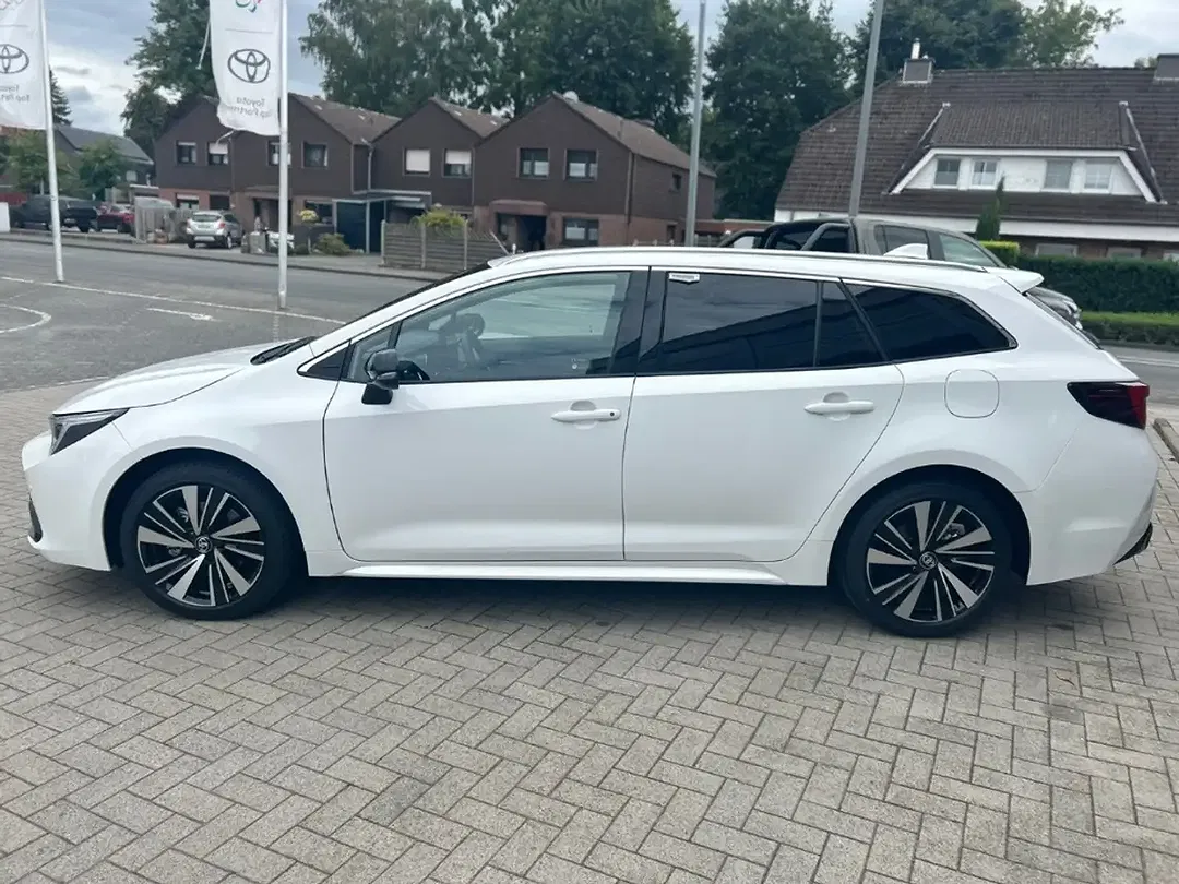 Toyota Corolla - Thumbnail 7