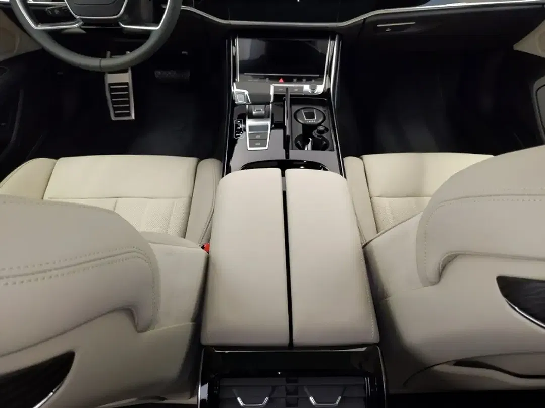 Audi A8 - Thumbnail 11