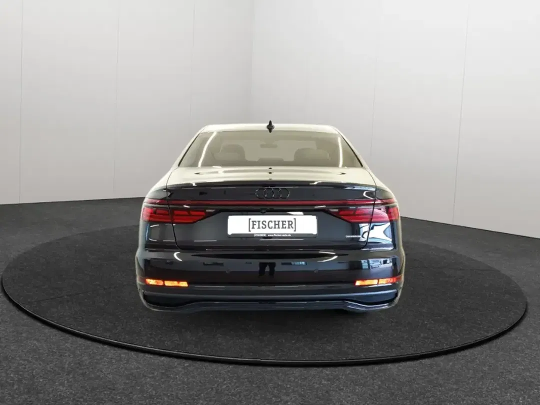 Audi A8 - Thumbnail 6