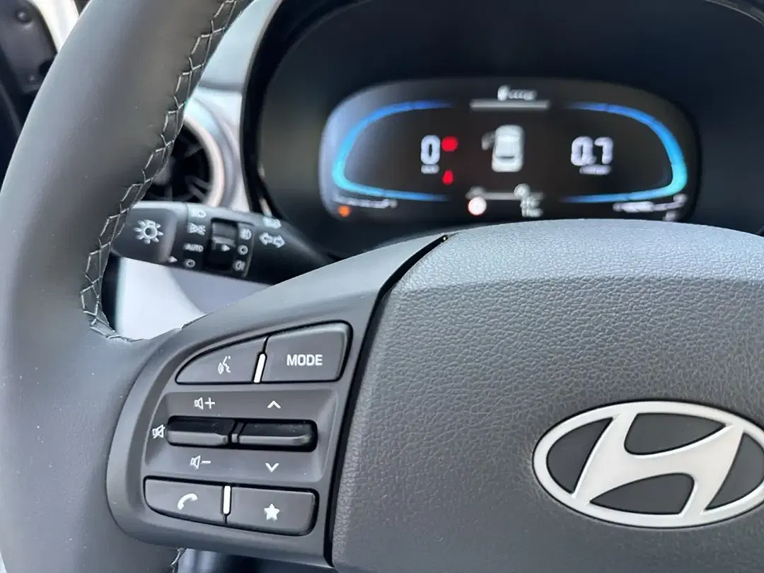 Hyundai i10 - Thumbnail 13